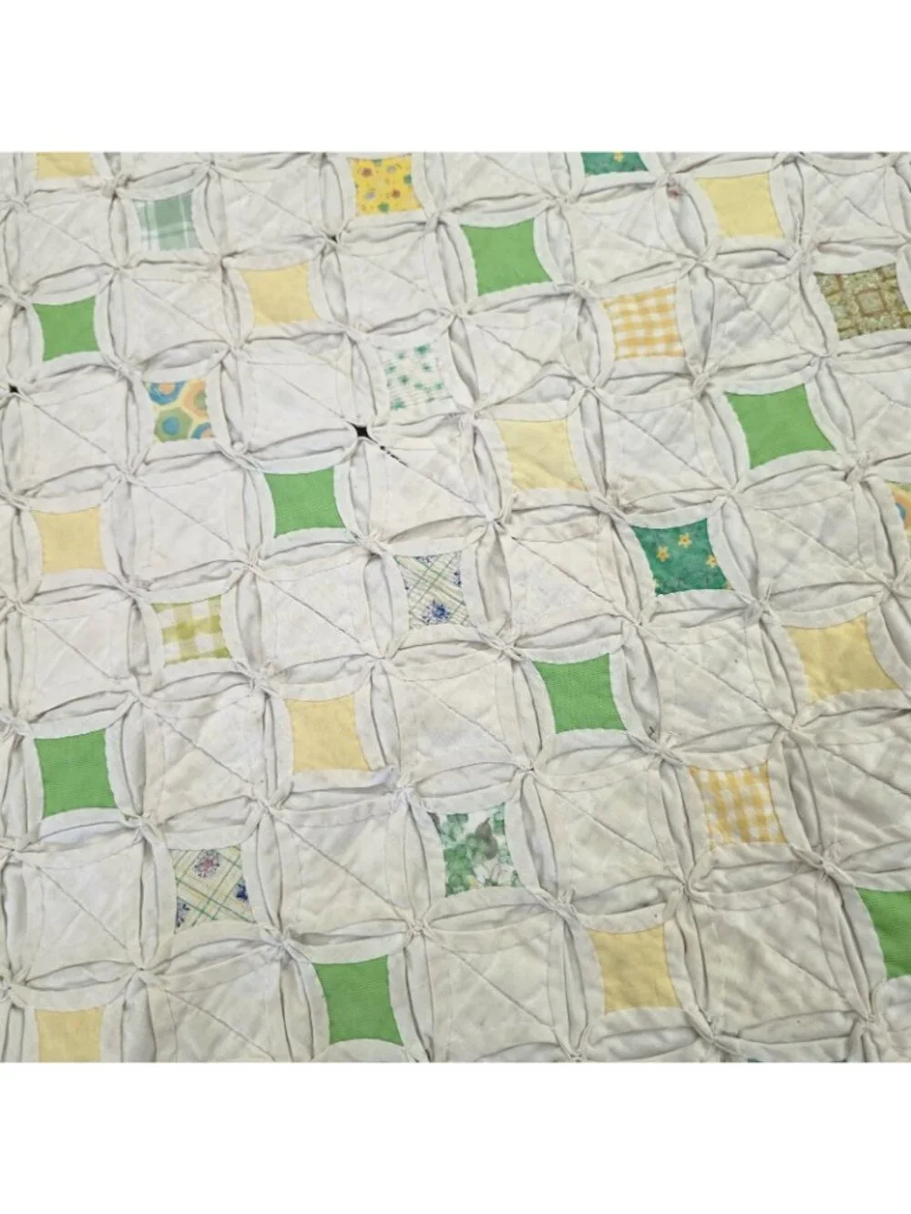 Vintage Handmade Cathedral Window Cutter Quilt Green Yellow 88 x 59